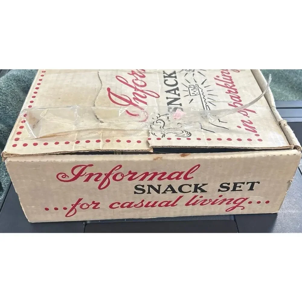 Informal Snack Set by Hazel-Atlas 4 Plates 4 Cups in Original Box